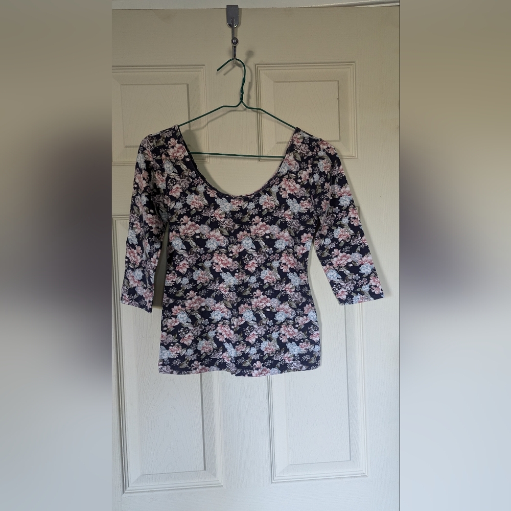 Floral Top, Cropped Sleeves